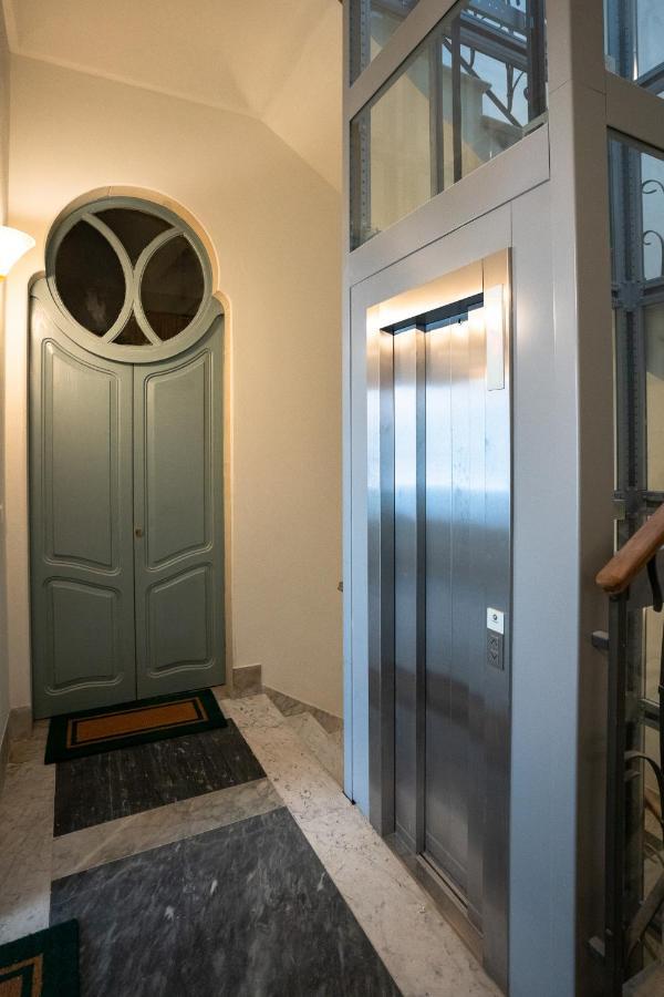 Capo 10 Liberty Apartments Сиракузы Экстерьер фото