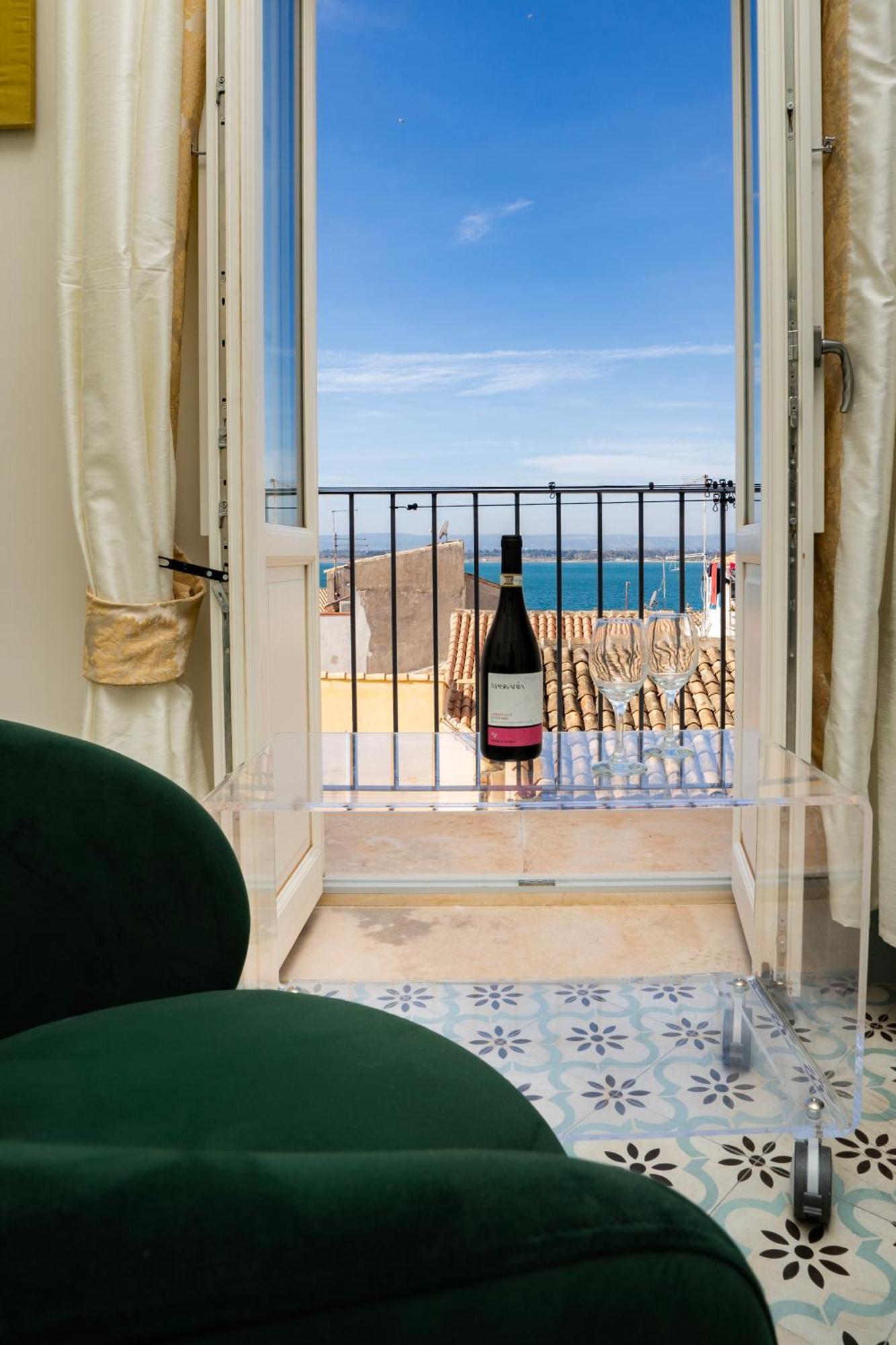 Capo 10 Liberty Apartments Сиракузы Экстерьер фото